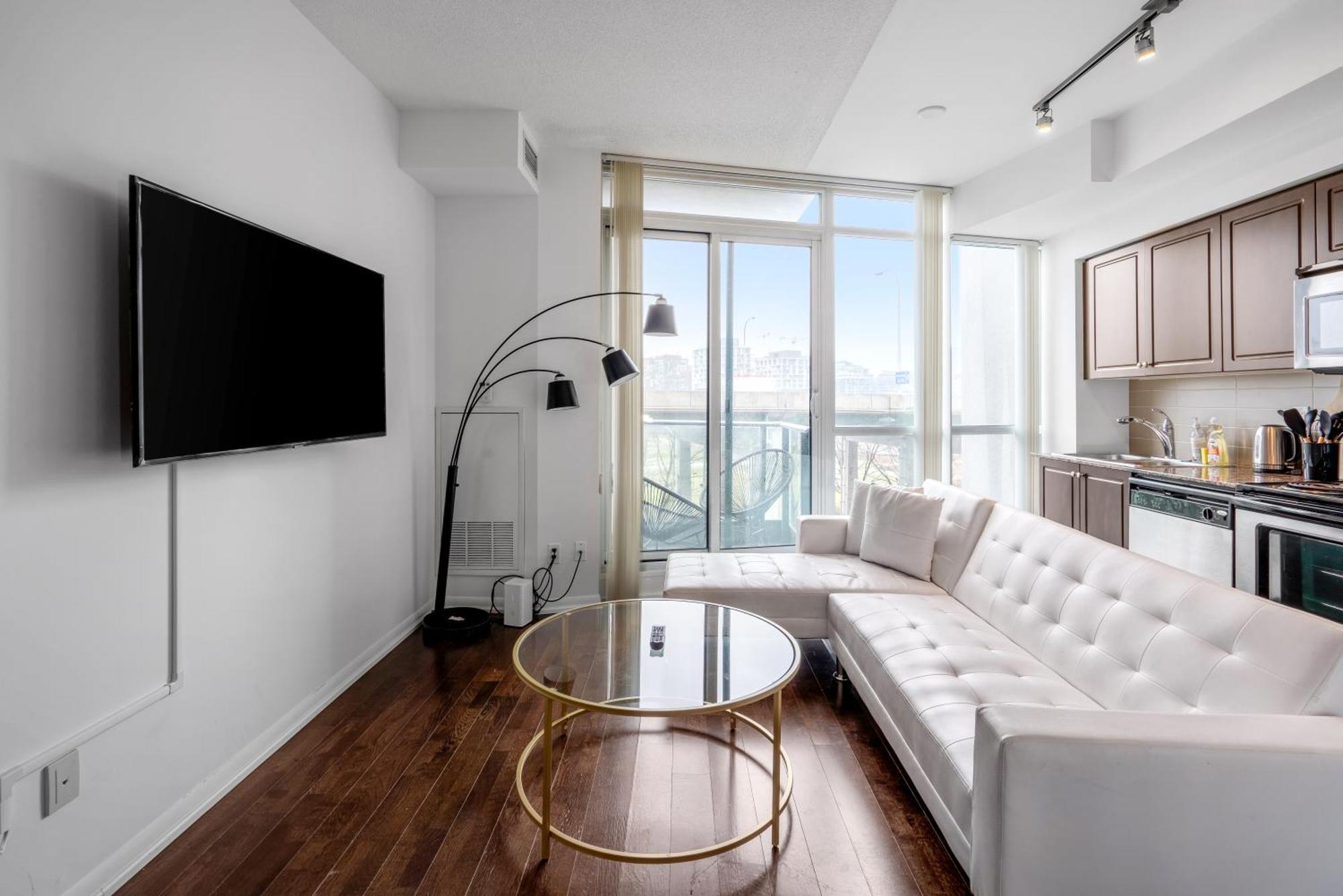 Downtown Toronto 1 Bdrm Condo With Parking And Views Exterior foto
